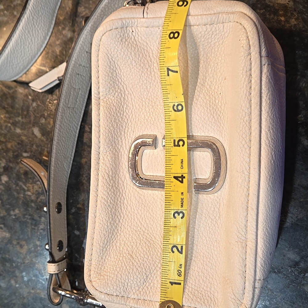 Marc Jacobs Cream/White Leather Soft Shot 21 Camera Crossbody Bag - Picture 12 of 14